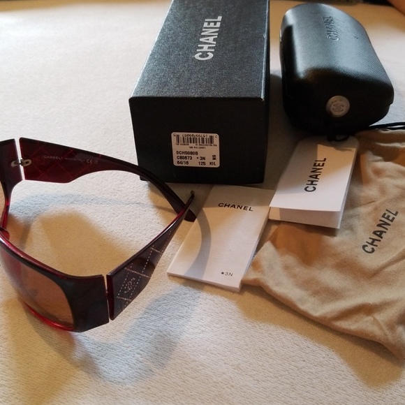 ** SOLD ** 100% authentic Chanel sunglasses - Picture 4 of 8
